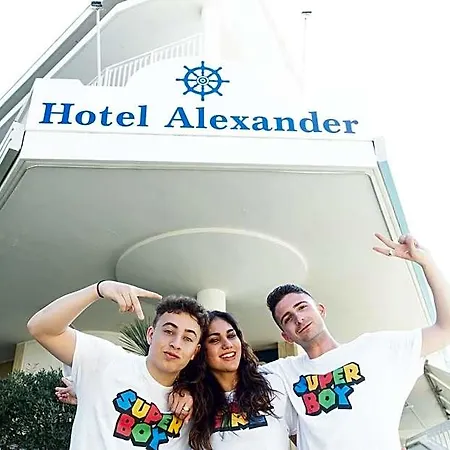 Family Alexander 3*